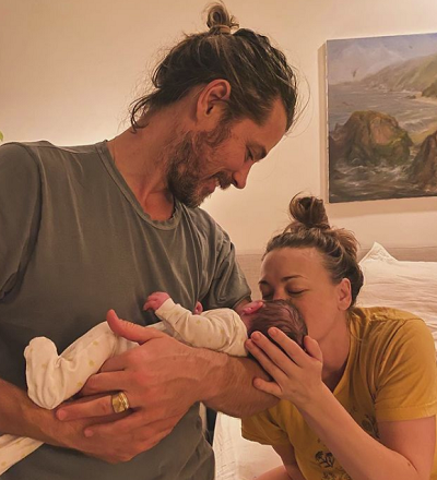 Ивон Страховски, Тим Лоден