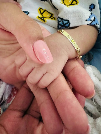 Холли Бейли