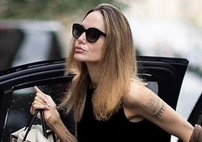 Анджелина Джоли