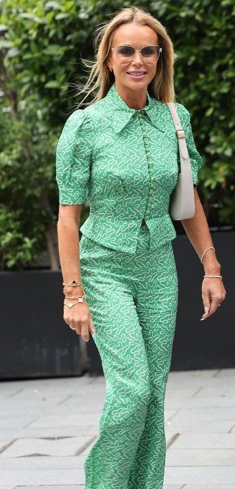 Аманда Холден