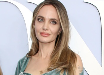 Анджелина Джоли