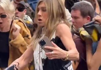 Дженнифер Энистон