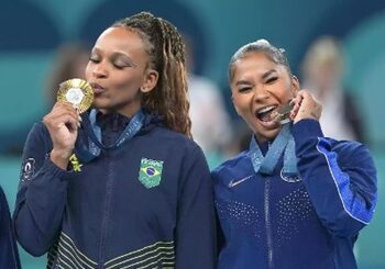 Джордан Чайлз, Ребека Андраде