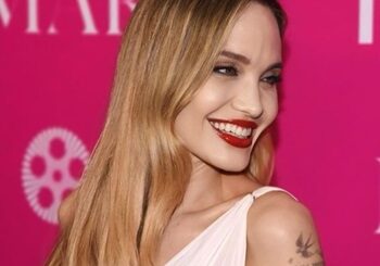 Анджелина Джоли