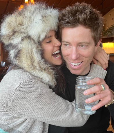 Нина Добрев