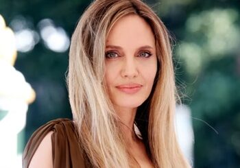 Анджелина Джоли