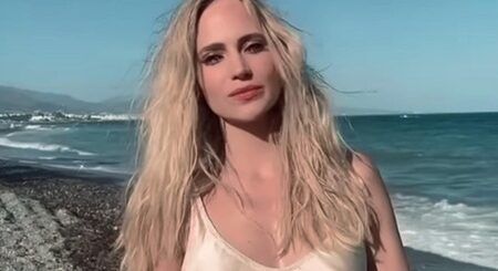 Глюкоза, певица