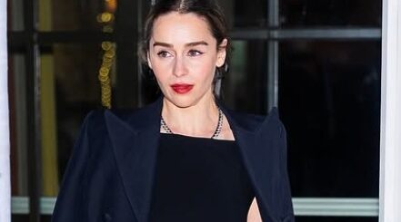 Эмилия Кларк сломала ребро во время съемок нового сериала