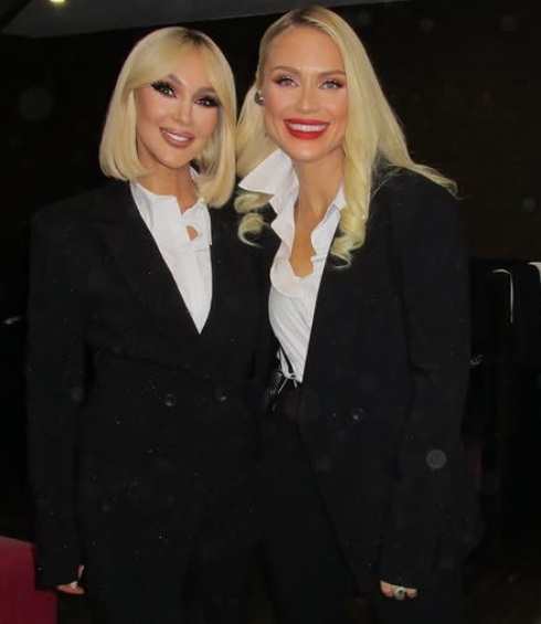 Катя Гордон и Лера Кудрявцева в студии во время съемок шоу