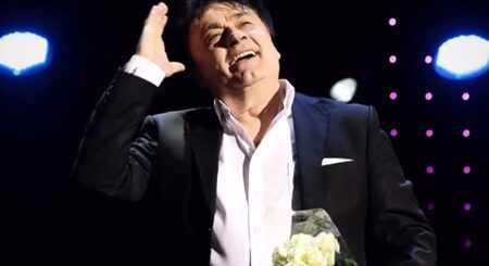 Александр Серов